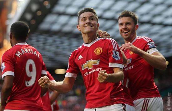 年加盟巴黎 年加盟巴黎