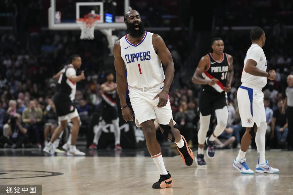 她如何在一 她如何在一