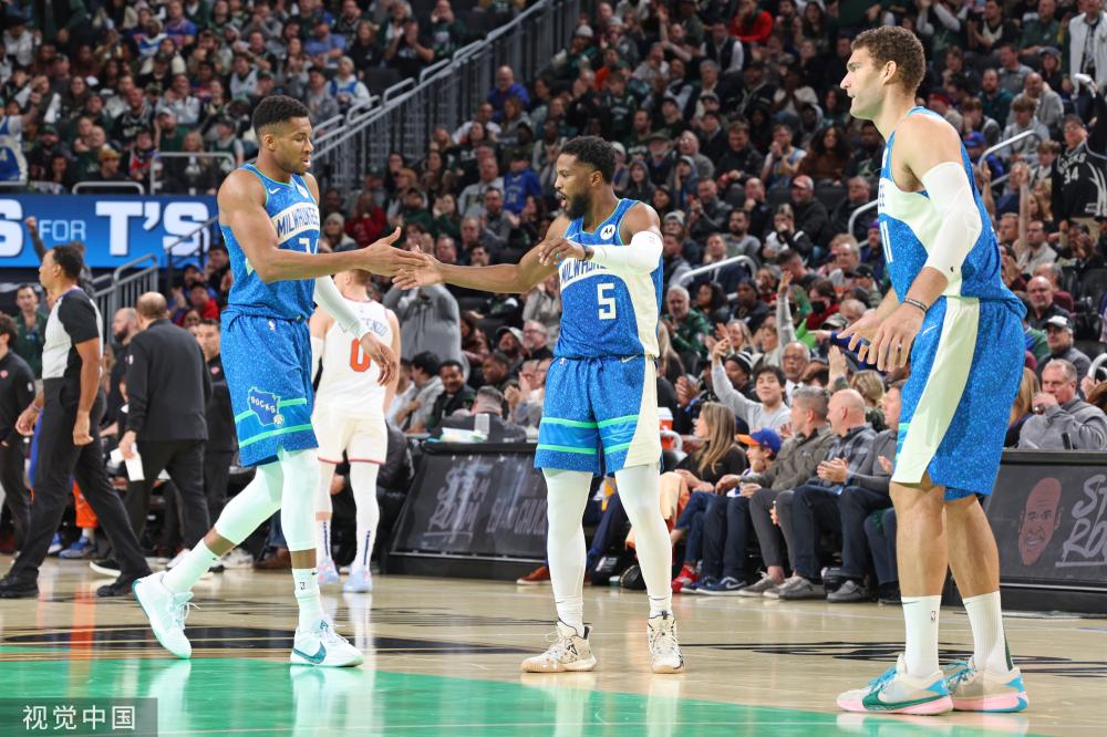 士感到惊讶 士感到惊讶